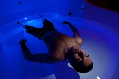 Floatation Therapy To Ease Pain And Reduce Stress