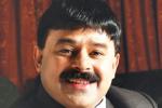 Sajeev Rajan, Indian philanthropist gives Rs 10 lakh, indian philanthropist gives rs 10 lakh to compatriot living on terrace in uae, Kollam