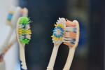 clean shoes with old tooth brush, clean things with old tooth brush, things you can do with your old toothbrush, Toothbrush