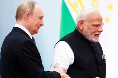Putin Lauds Modi's Role in Strengthening India-Russia Ties Putin Lauds Modi's Role in Strengthening India-Russia Ties