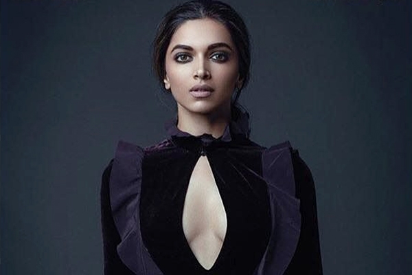 Deepika Sizzles Once Again