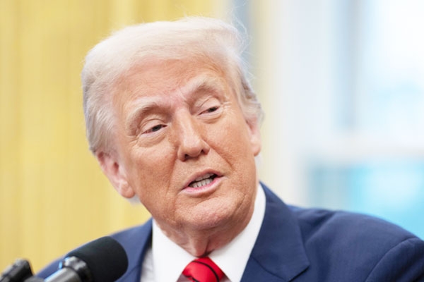 Donald Trump Signs Oil Deal with Pakistan